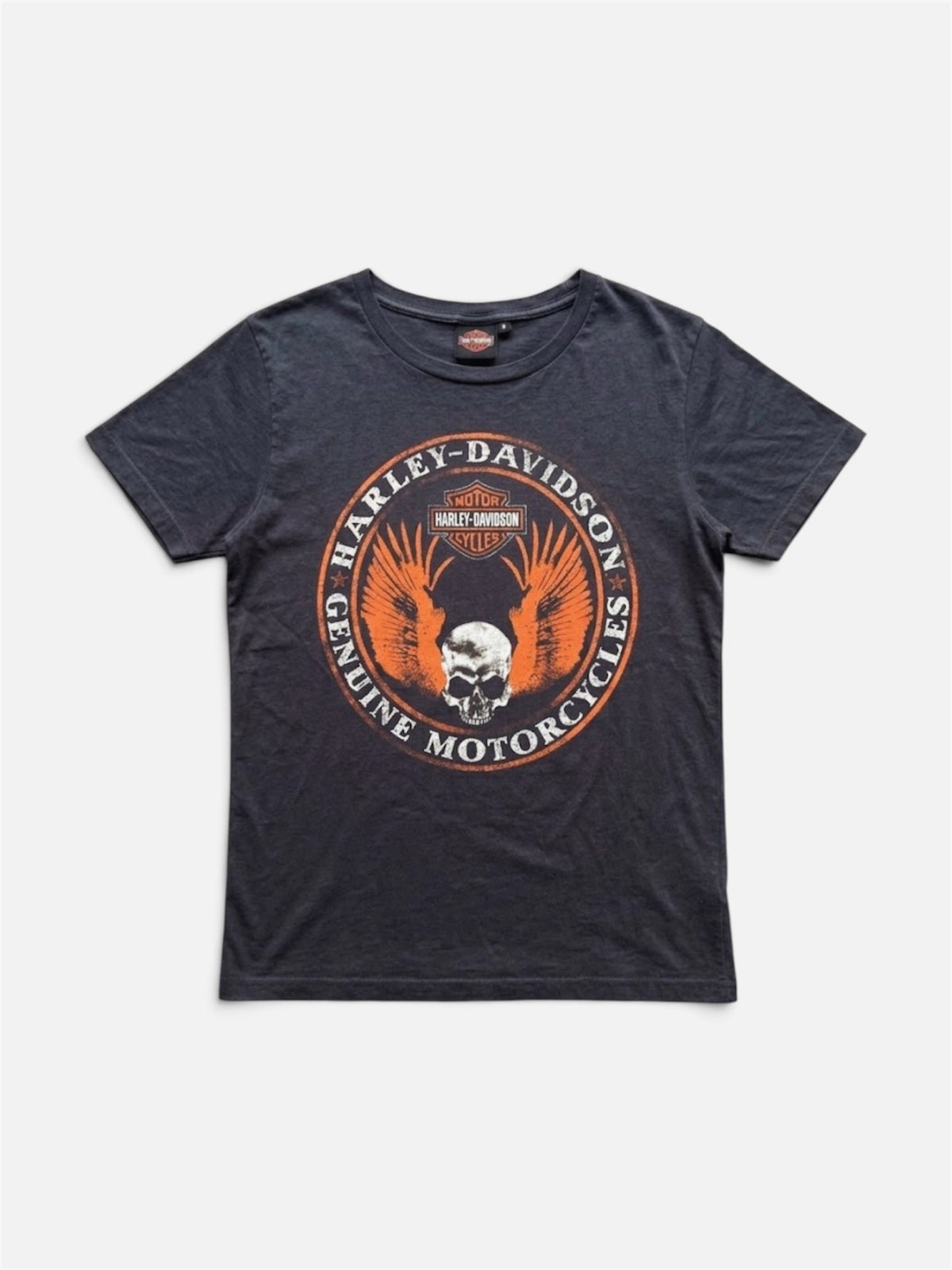 T-Shirt Harley-Davidson Genuine Motorcycles con Grafica Teschio e Ali - Antracite (Taglia L)